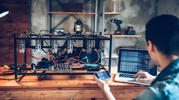 Экономист Беляев поддержал предложение ЦБ запретить майнинг и обмен криптовалют в России