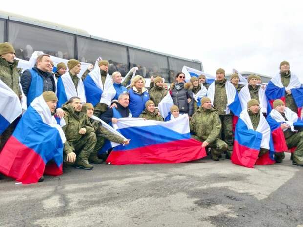 Еще двое нижегородцев вернулись домой из украинского плена