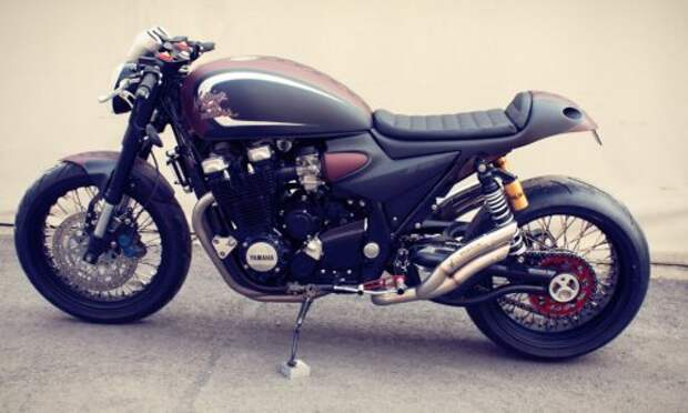 Каферейсер на базе Yamaha XJR 1300 от RF-Biketech