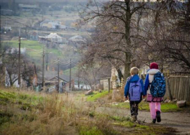 Жители южных сел ДНР говорят, что Украина намерена вывезти их детей в неизвестном направлении Жители южных сел ДНР говорят, что Украина намерена вывезти их детей в неизвестном направлении