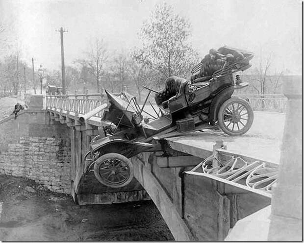 accident-from-the-past_5_(www.funnypagenet.com)