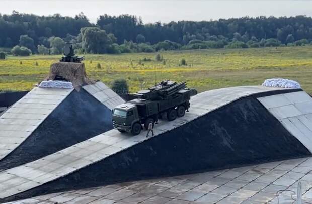 Укро-авиаэксперт: «Сжёг бы Москву своими руками, хоть там и родственники. Но у них мощная ПВО»