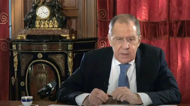 «Пора перестать судить о себе по оценкам, которые выставляет коллективный Запад»: Лавров о международной позиции России
