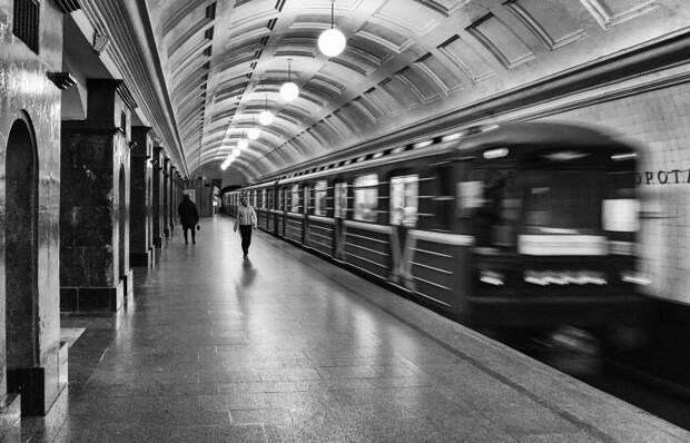 Для проезда в метро советские студенты использовали льготный проездной/Фото:live24.ru