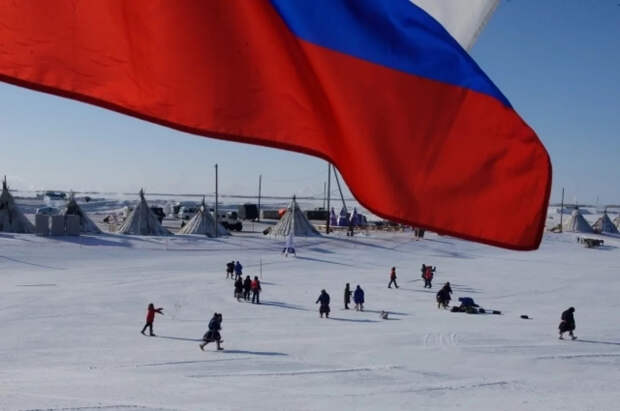 Песков: Россия будет отстаивать свои интересы в Арктике