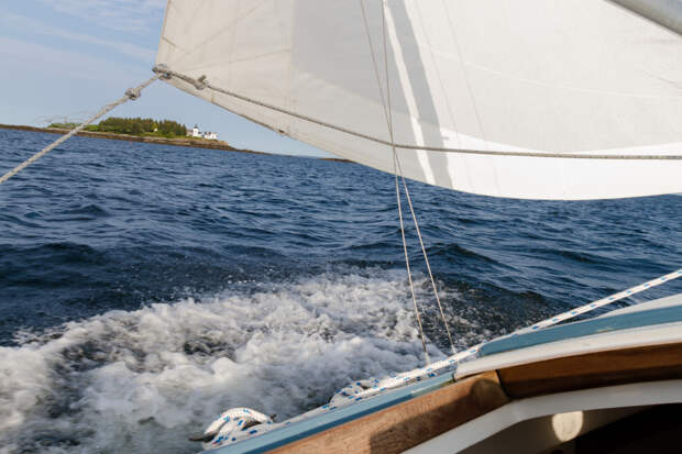 Бездыханного туриста нашли на яхте у популярного курорта Азии