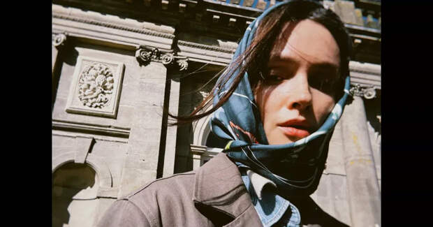 Музеи и кладбища: Паулина Андреева показала, как проводит время в Лондоне