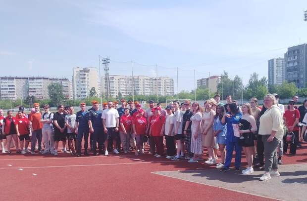 Студенты Екатеринбургского промышленно-технологического техникума присоединилась к празднованию Всемирного дня донора