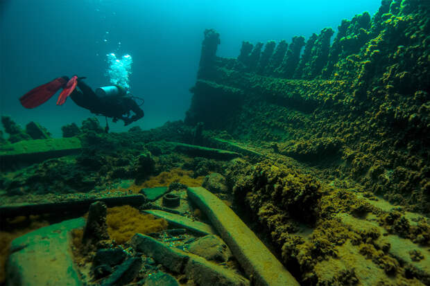 Найдены обломки корабля с 136 килограммами фарфора XIV века