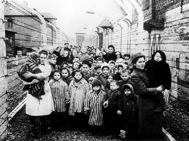 почему Красная Армия не освободила Освенцим раньше