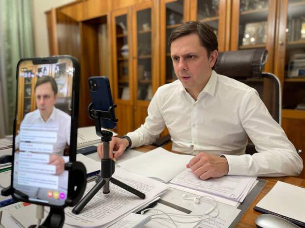 Клычков пообещал разобраться с увольнением худрука «Свободного пространства»