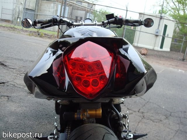 Стритфайтер Suzuki GSX-R 1999