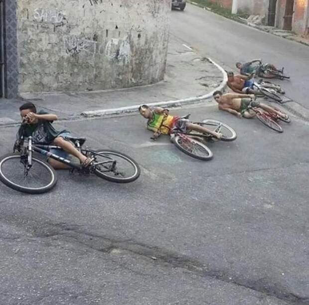Годный косплей на MotoGP. Годный косплей на MotoGP.