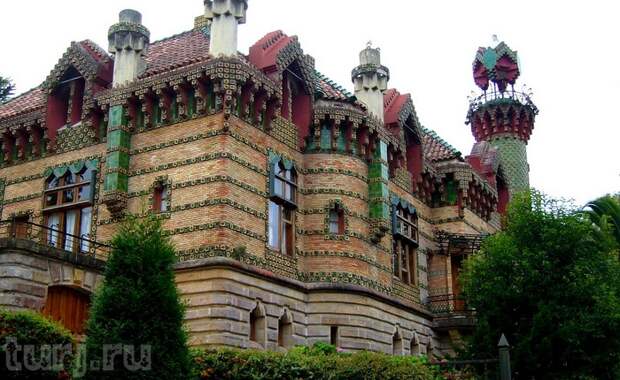 Испания, Комильяс, Capricho de Gaudi, Эль Капричо, Антонио Гауди, творения Гауди, достопримечательности Испании