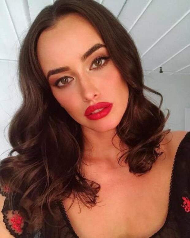 30 моделей Playboy в непринуждённой обстановке (многие даже без макияжа) модели в непринужденной обстановке модели без макияжа модели не на работе не накрашенные модели