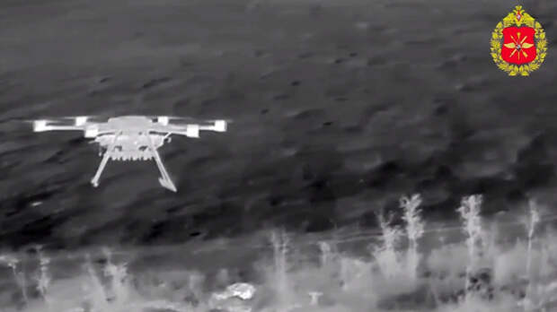 На окраине Калуги обломки сбитого беспилотника повредили окна частного дома