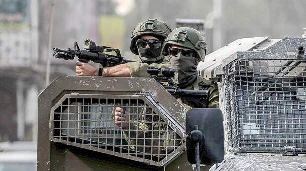 Израиль начал наземную операцию в Газе на фоне обвинений в геноциде. Что пишут СМИ