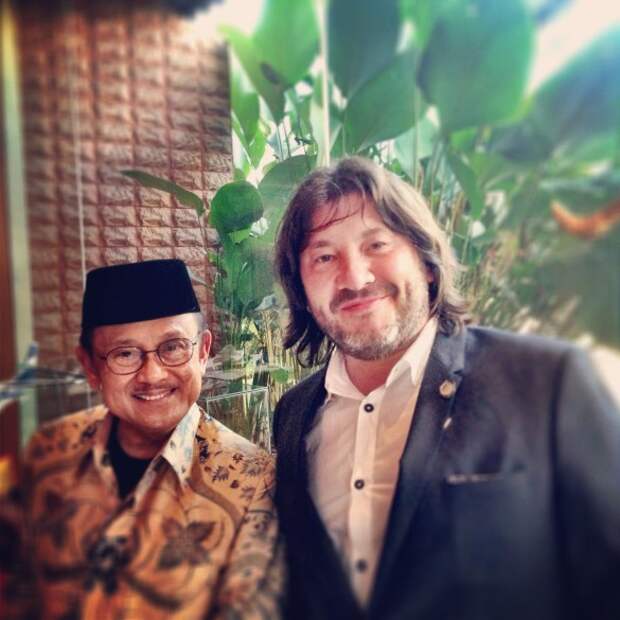 Александр Шульгин с первым президентом Индонезии г-ном Хабиби. Фото: из личного архива Александра Шульгина