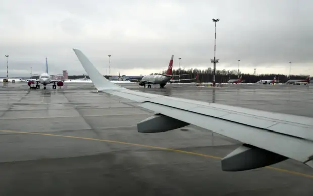 На запасной аэродром в Минводы из-за плохой погоды в Сочи ушли 10 самолётов