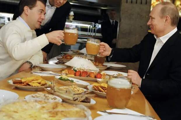 Наверняка многие в курсе того, что известный датский производитель пива Carlsberg отказался от сделки с российским правительством и заявил о том, что Россия "украла" у него бизнес.-4