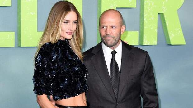 Неожиданно: скрытная Роузи Хантингтон-Уайтли решилась вдруг рассказать о своей семейной жизни