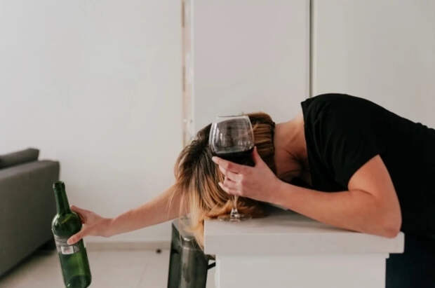 Психотерапевт Кунаковская: борьба с похмельем пивом повышает риск инсульта