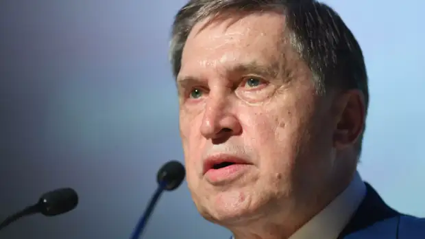 Ушаков заявил о переговорах по вопросу визита Путина в Китай в феврале