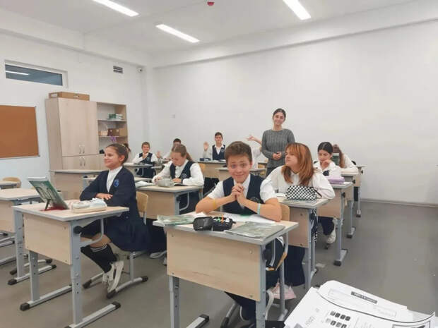 В Адыгее в рамках программы "Земский учитель" работают почти 60 специалистов