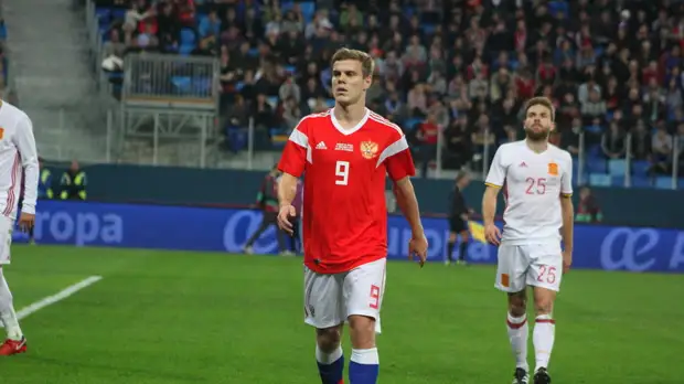 Кокорин признался, что в его жизни и без навигатора очень много Дзюбы