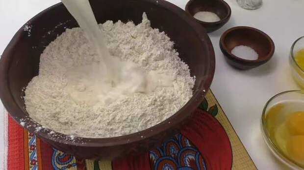 Взбейте зеленый лук с яйцом и вы останетесь довольны / Готовим вкуснейшие лепешки с начинкой Рецепт, Кулинария, Тесто, Другая кухня, Еда, Вкусно, Видео, Длиннопост, Видео рецепт, Видеоблог
