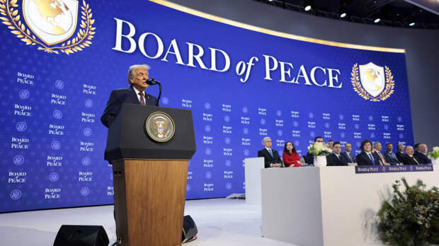 «Вашингтон на выезде»: как США перехватили внимание форума в Давосе