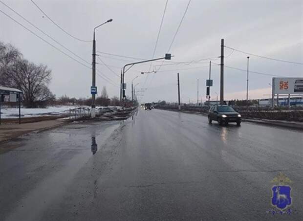 В Тольятти 18-летняя девушка пострадала под колесами выехавшей на красный свет иномарки