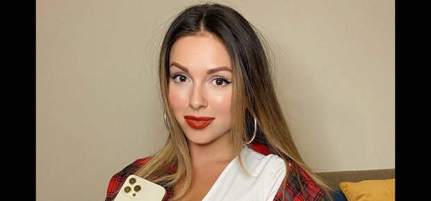 Певица Нюша показала редкое фото с сестрой на отдыхе