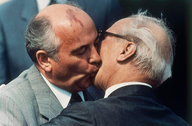 Михаил Горбачев: как он изменил Россию и мир (ФОТО)