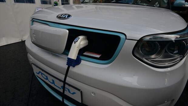 Эксперт рассказал, что нужно России для перехода на электромобили