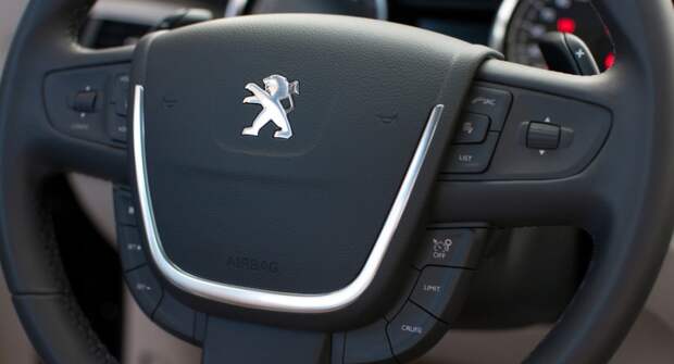 Кроссовер Peugeot 2008 прошёл «аккуратный» рестайлинг