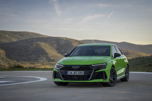Журнал HotCars составил рейтинг из 10 лучших компактных авто с полным приводом