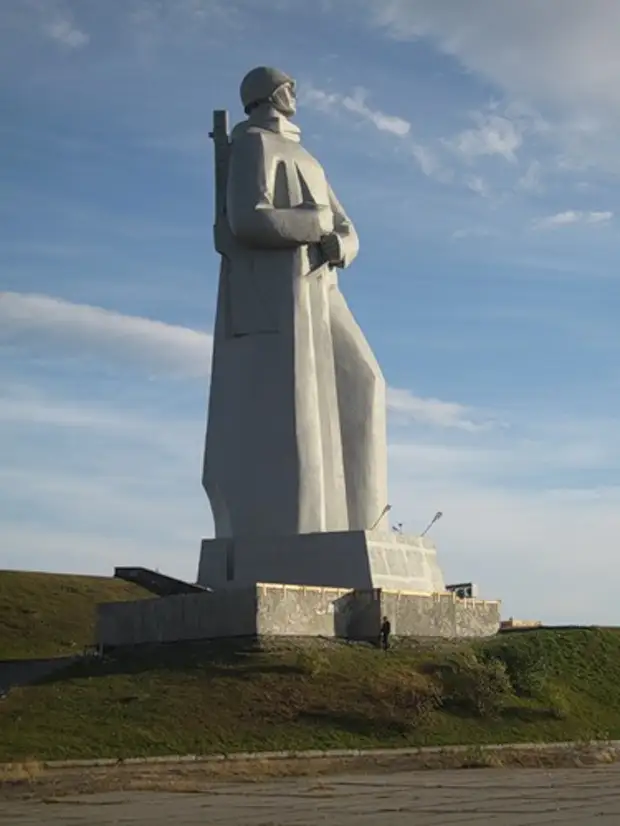 Памятник алеше мурманск рисунок