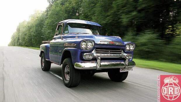 Испытания на спецдорогах полигона НИИЦАМТ показали, что Apache очень хорош, но он... из другого века. На скорости около 80 км/ч ехать становится совсем некомфортно. Современный конкурент, естественно, двигался в таком режиме без какого-либо напряжения. Но ничего, впереди упражнения на бездорожье. А там, как вы догадываетесь, совсем иные приоритеты...