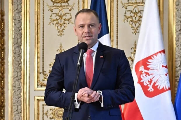 Навроцкий выступил за появление ядерного оружия у Польши