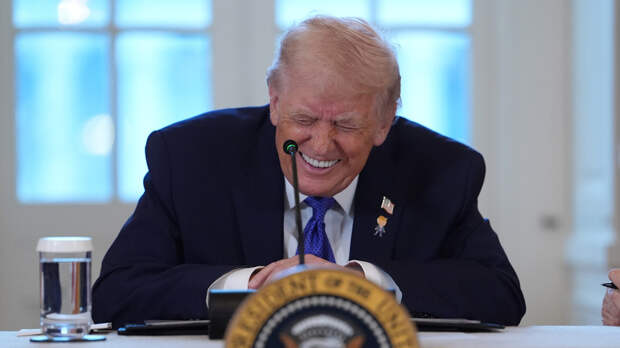 Трамп спародировал кашель Байдена