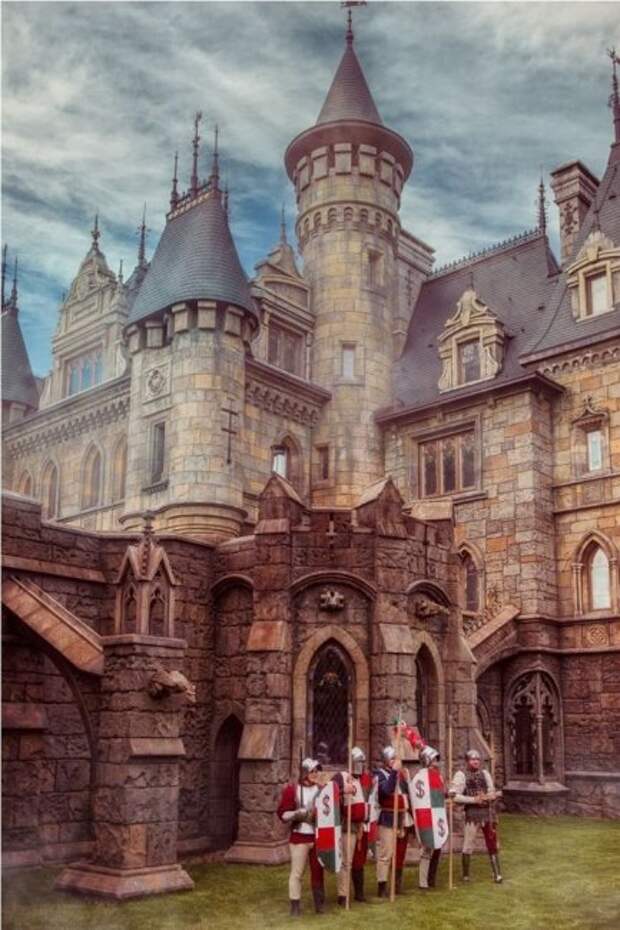 Замок Гарибальди - самый красивый готический замок в России (10 фото)