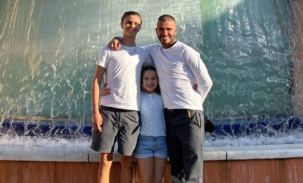 Дэвид Бекхэм провел день с сыном Ромео и дочерью Харпер на киностудии Universal Studios