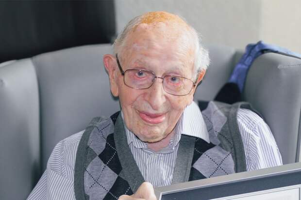 Старейший мужчина в мире отпраздновал 112-летие