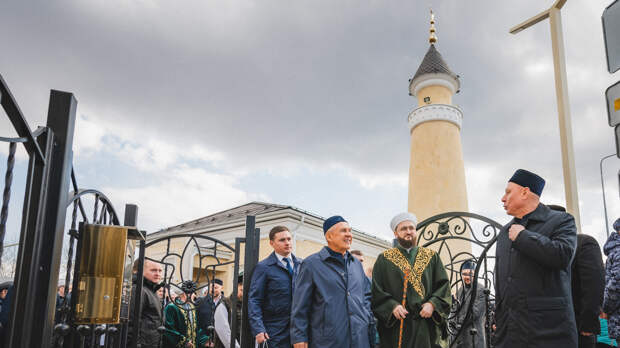 Рустам Минниханов посетил новую мечеть «Камиль», которая открылась в Казани