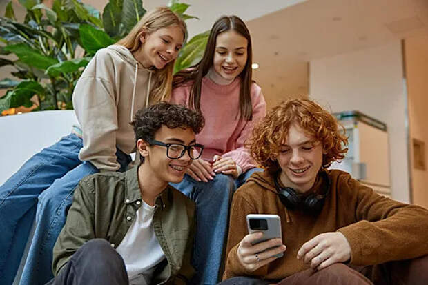 Зумеры устраивают «вечера административных дел»: почему совместная рутина работает