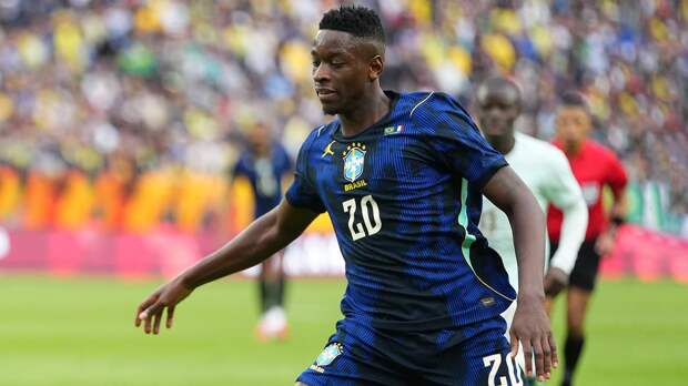 Футболист «Зенита» Луис Энрике сделал голевой пас за сборную Бразилии в матче с Францией