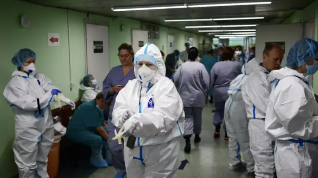 Врач рассказал о тяжёлых последствиях после лёгкого течения COVID-19