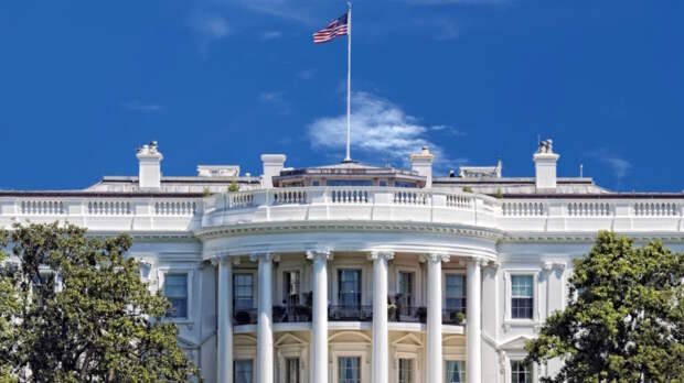 Трамп изучает вопрос введения вторичных санкций против России, заявили в Белом доме