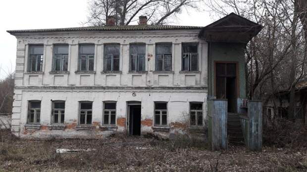 В этом здании на первом этаже был Районный Отдел Народного Образования, а на втором - Районный Финансовый Отдел. Припять, Чернобыль, город-призрак, чаэс
